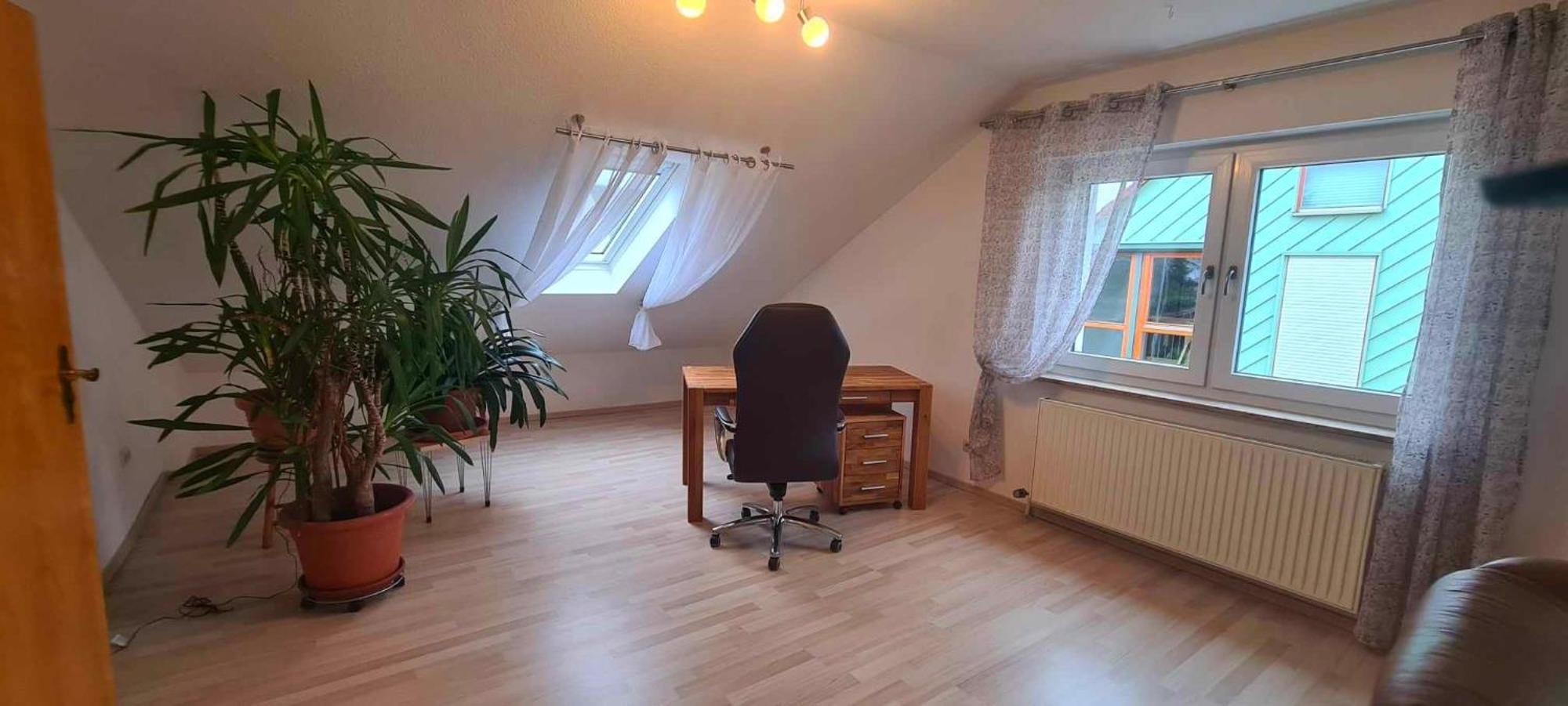 Gemuetliche 120 Qm Ferienwohnung Mit Balkon Adelsdorf Kültér fotó